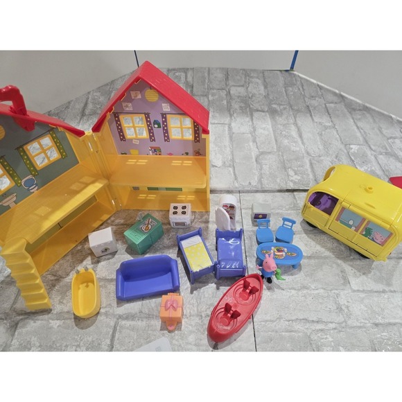 Jazwares Other - Peppa Pig House with Yellow Van Vehicle, 13 Furniture Accessories Kitchen Bathro